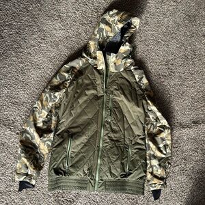 PWDR Room Women’s‎ XL Ski Snow Coat Camo Designed in Canada Primaloft